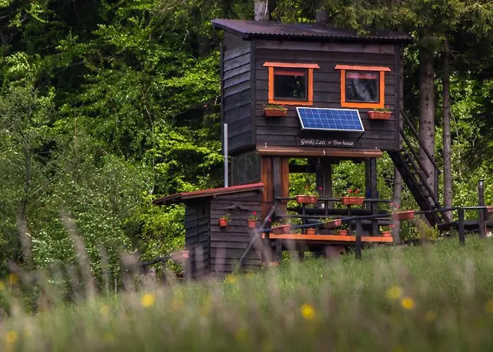 Tree House Gorski Lazi بيت خشبي *
