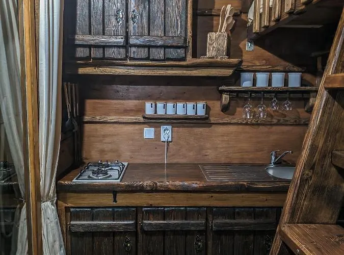 Tree House Gorski Lazi بيت خشبي *
